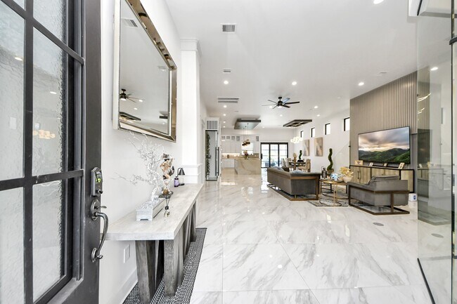 Photo - 3520 Beauchamp St