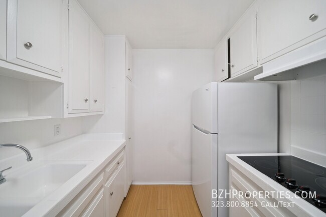 Photo - 7030 Lanewood Ave