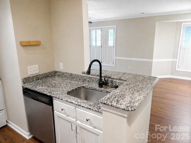 Photo - 1109 E Morehead St Unit 10