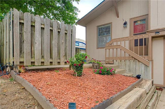 Photo - 9009 E 85th Terrace