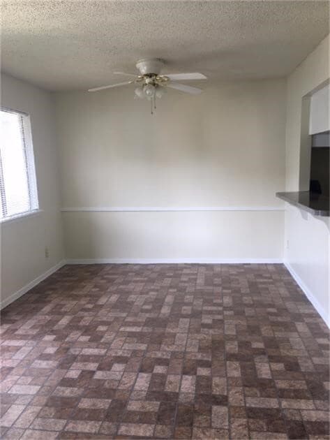 Photo - 499 W San Antonio St