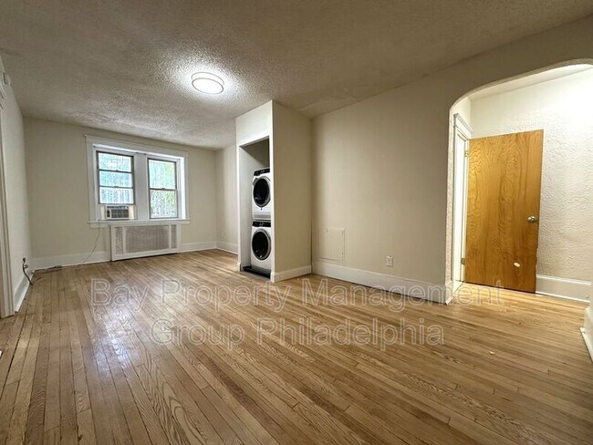 Photo - 2809 W Queen Ln Unit Apt 204