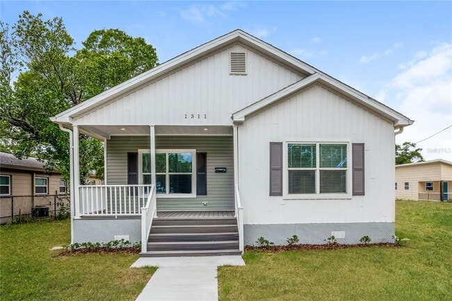 Building Photo - 1311 28th St S