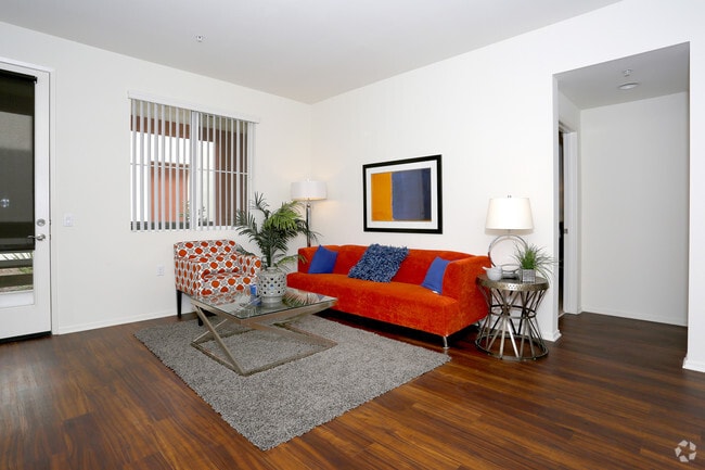 2HAB, 2BA - Plano de planta, los 7 días de la semana - 807 West