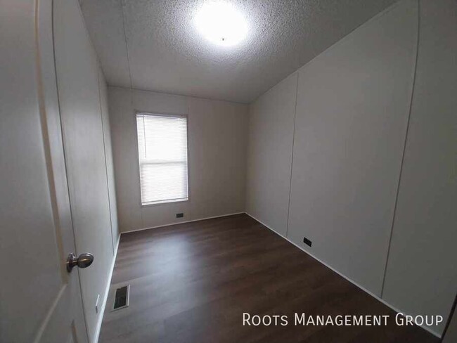 3 Bed 2 Bath Home Available for Lease at L... - 3 Bed 2 Bath Home Available for Lease at L... Unit 79