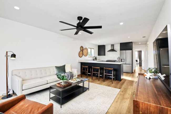 Building Photo - 266 Gloxina St Rental
