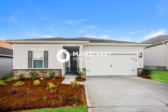 Photo - 3 Bedroom Pet-Friendly Home in Charlotte, NC with Main Street Renewal