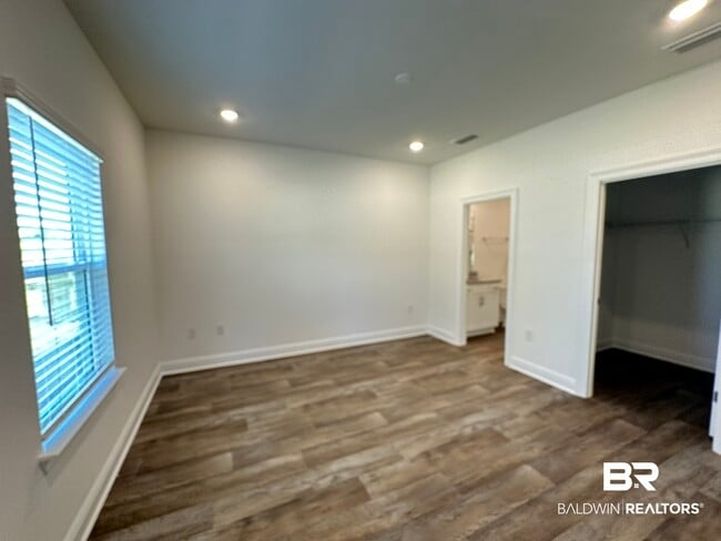 13296 Shea Cir