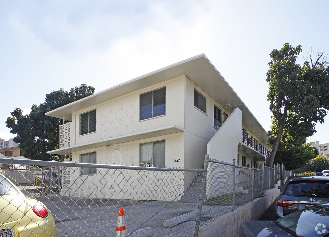 Photo - 1487 Punchbowl St Apartments