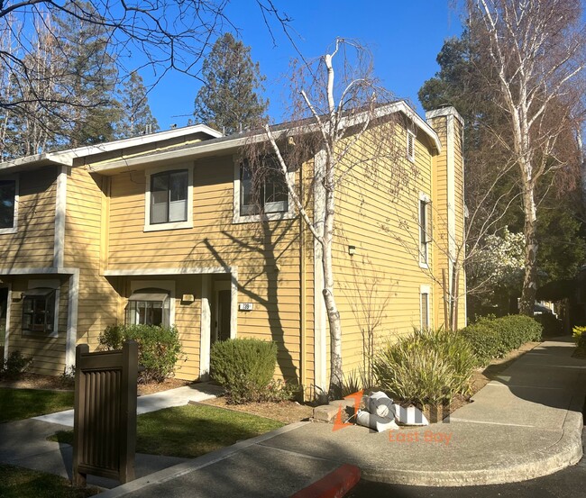 Delightful 3br / 2.5ba Townhouse Near Shop... - Delightful 3br / 2.5ba Townhouse Near Shop...