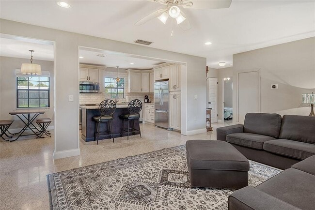 Photo - 2309 Lynn St