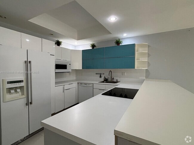 Building Photo - 500 Three Islands Boulevard Unit L16 Rental