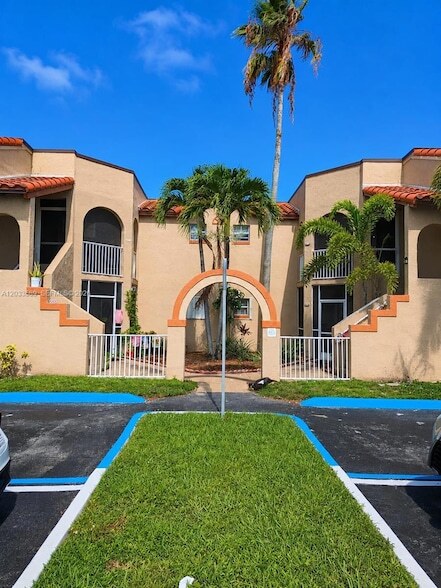 Photo - 301 SW 86th Ave Unidad 204