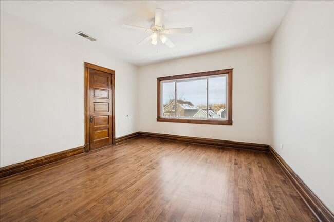 Photo - McLean Unit 3