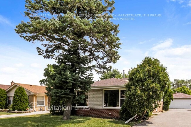 Photo - 7939 Mason Ave