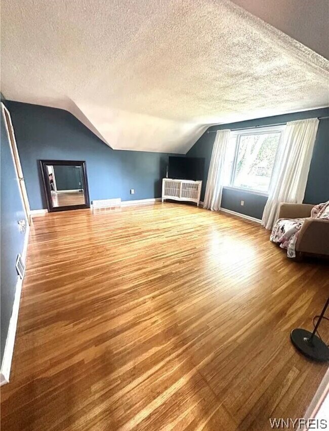 Photo - 93 Century Dr