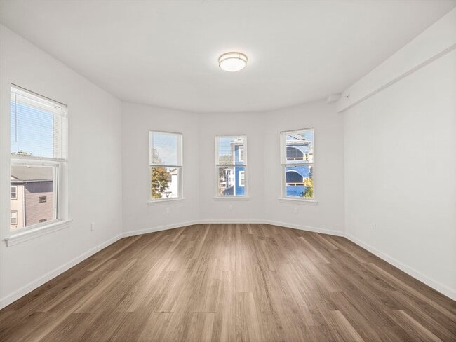 Photo - 12 Alpine St Unit 2