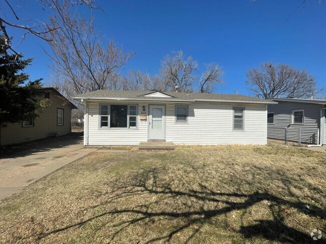 Building Photo - Cozy 2-Bedroom - Cute Family Home