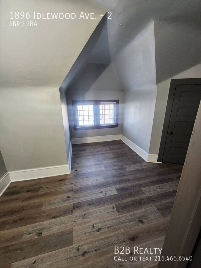 Photo - 1896 Idlewood Ave Unidad 2