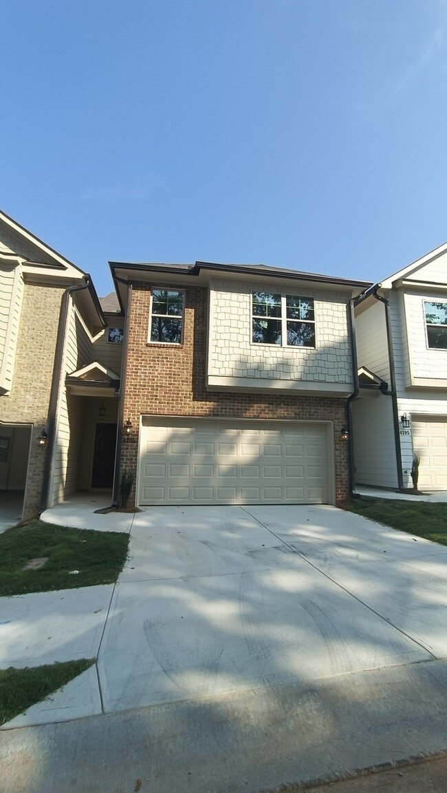 Brand New Townhouse in Lilburn - Brand New Townhouse in Lilburn