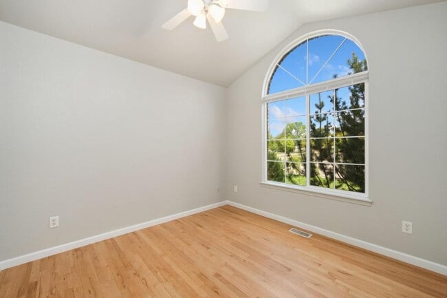 Photo - 101 Whitney Bay