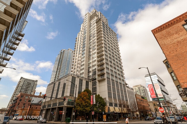 Photo - 200 W Grand Ave Condo Unit 1904