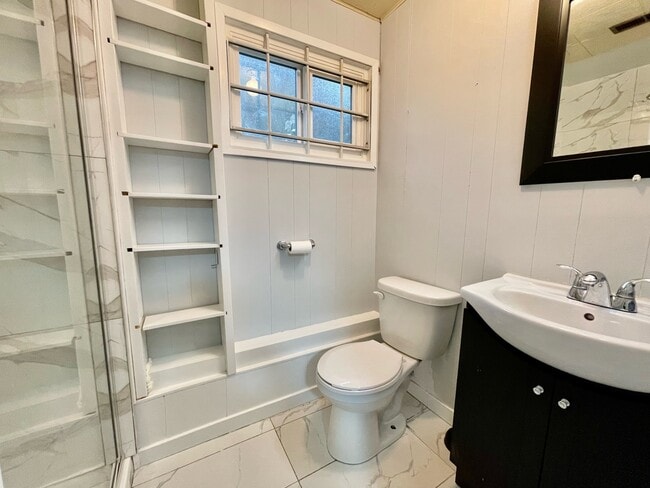Photo - 2139 Tyner St
