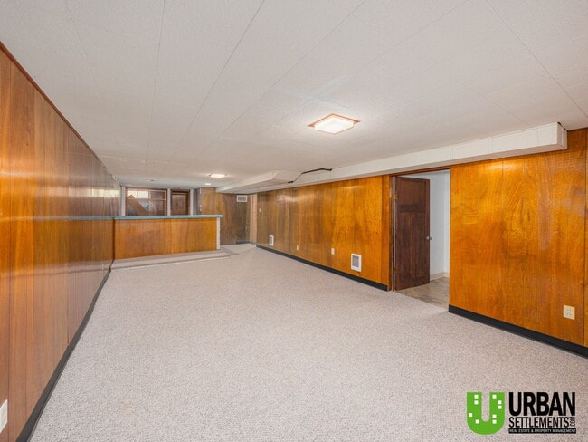 Photo - 520 W Barnes Rd