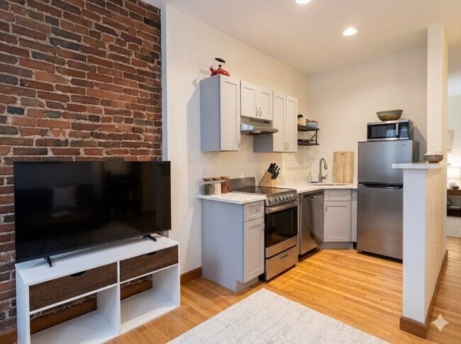 Photo - 22 Battery St Unit 1R