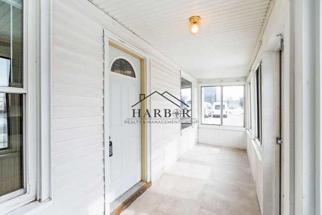 Photo - 3 Bedroom Home Available!