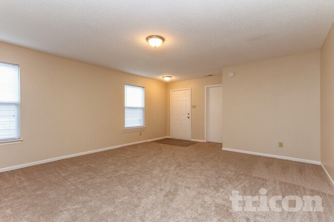 Photo - 171 Declaration Dr