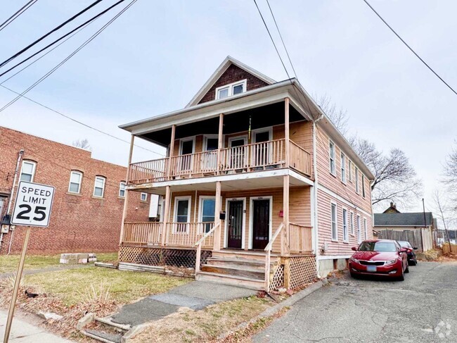 Building Photo - 694 Main St Unit 1 Rental