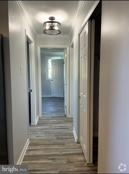 Building Photo - 369 W Broad St Unit 6 Rental