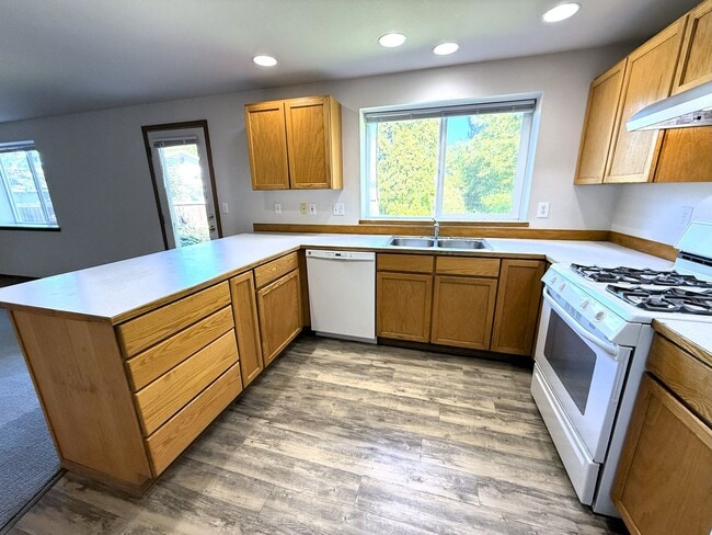 Photo - BONUS RENT SPECIAL! 3 Bed on Cul-de-sac wi...