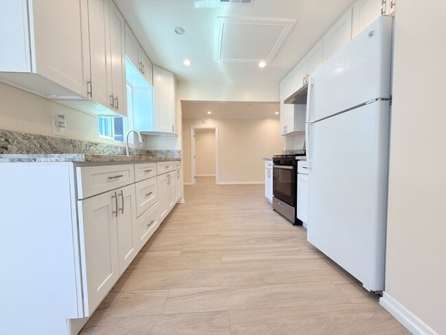 Photo - Modern 2BD/2BA ADU in Prime Toluca Terrace Location