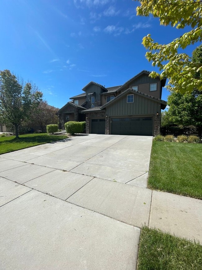 Building Photo - 5 Bedroom 4.5 Bathroom House In Broomfield