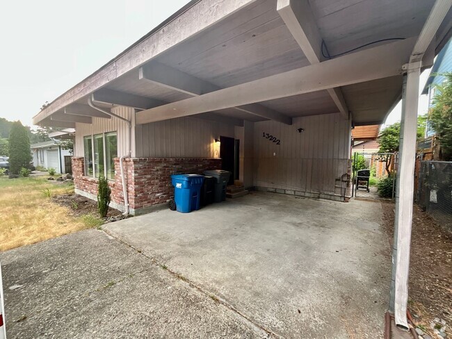 Building Photo - Beautiful 3 Bedroom Home in Renton!