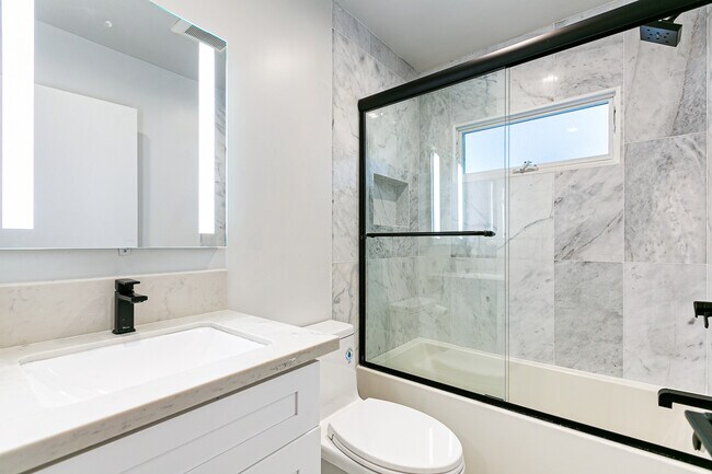 10418 Regent St