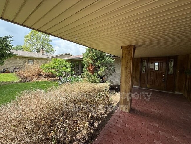 Photo - 2135 E Rahn Rd