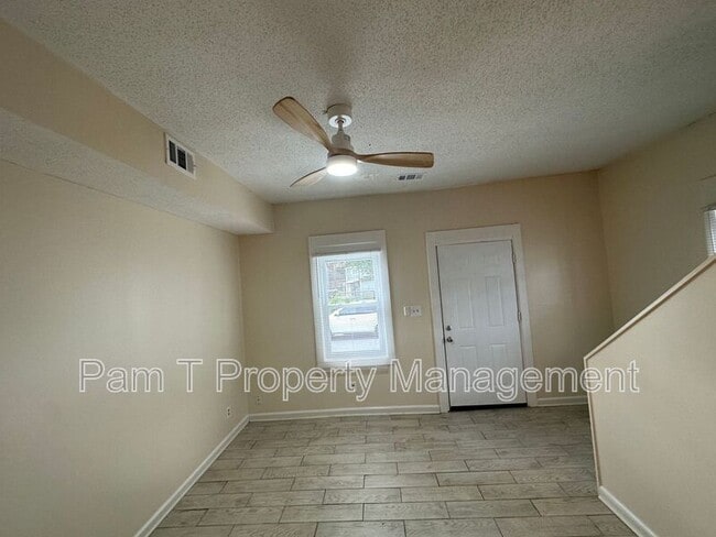 Photo - 814 Ott St