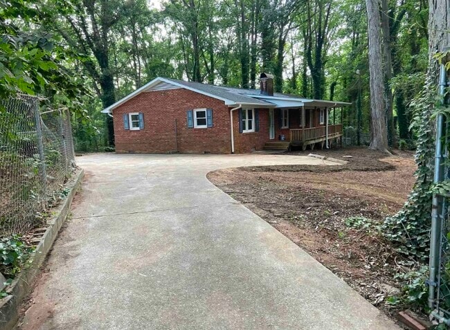 Building Photo - 1000 Textile Rd Rental
