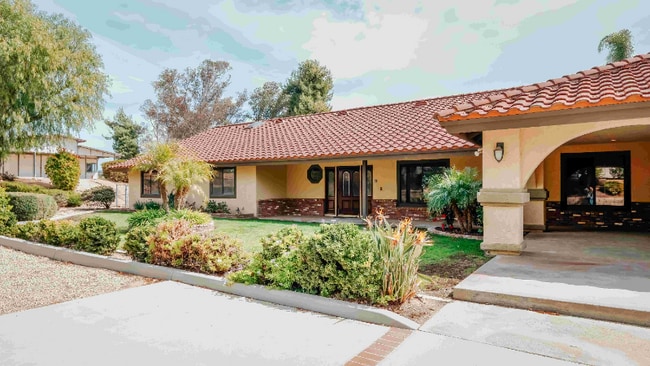 Photo - 38580 Ganson Pl