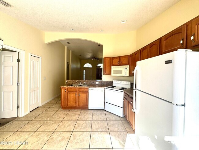 Photo - 28 Louvet Ln