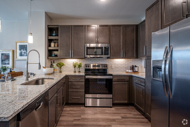 1BR, 1BA - 828SF