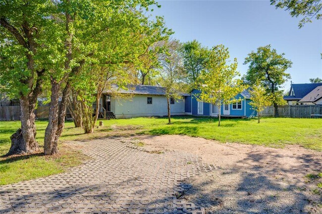 Photo - 2713 Sweeney Ln