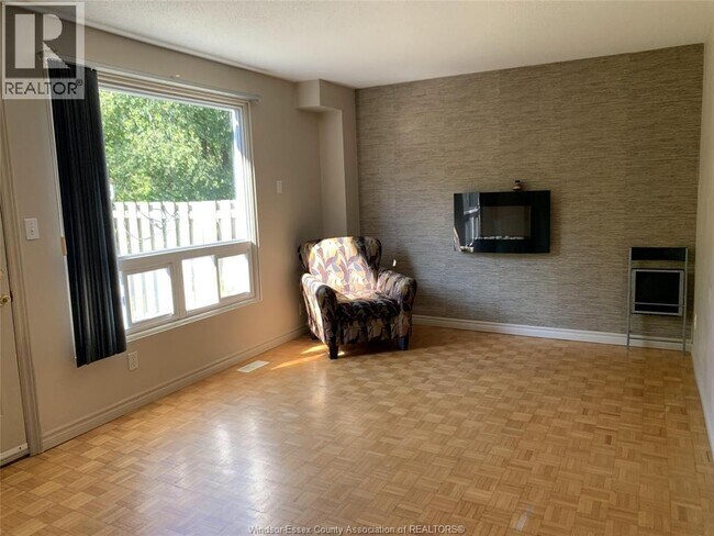 Photo - 9394 Esplanade Dr