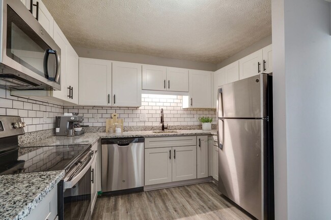 Photo - Augusta Square