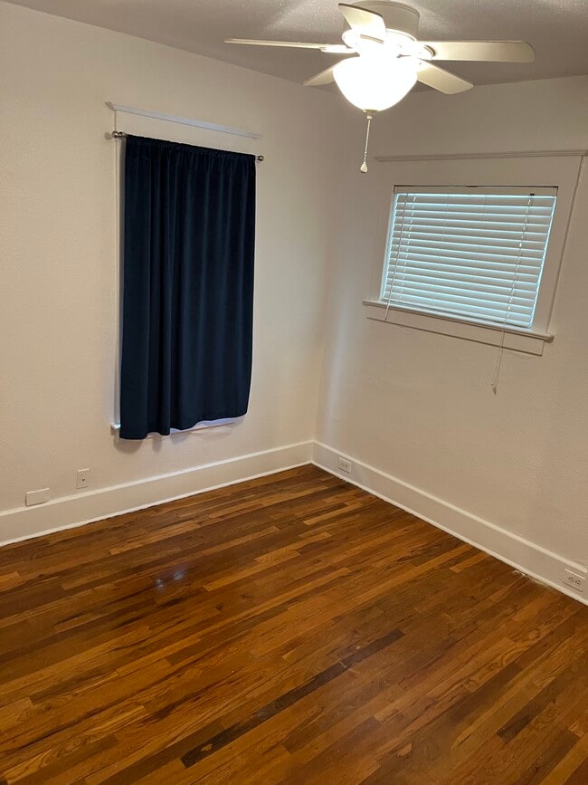 Photo - 715 E High St