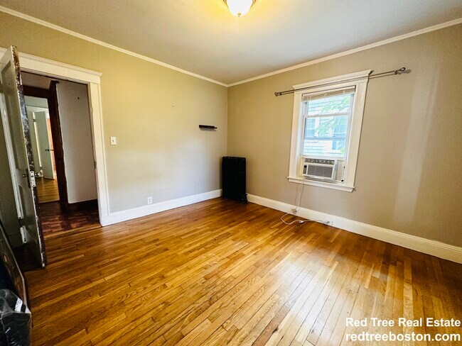 12 Peters St Unit 1