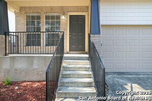 Photo - 10374 Oakwood Crest